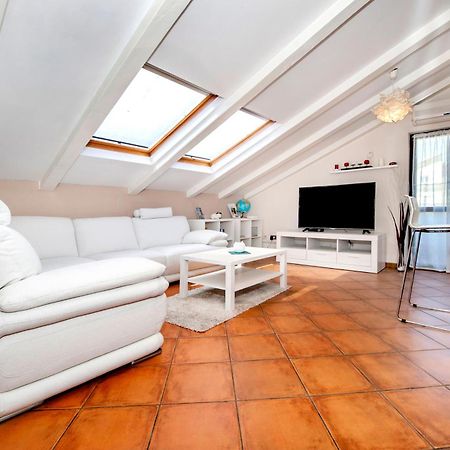Apartment Camelia Ровінь Екстер'єр фото